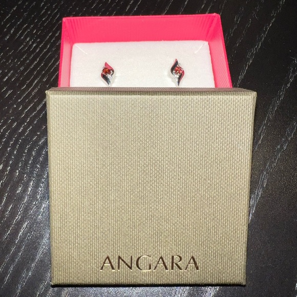 Oval Garnet and Diamond Shell 14k White Gold Stud Earrings - Picture 2 of 3